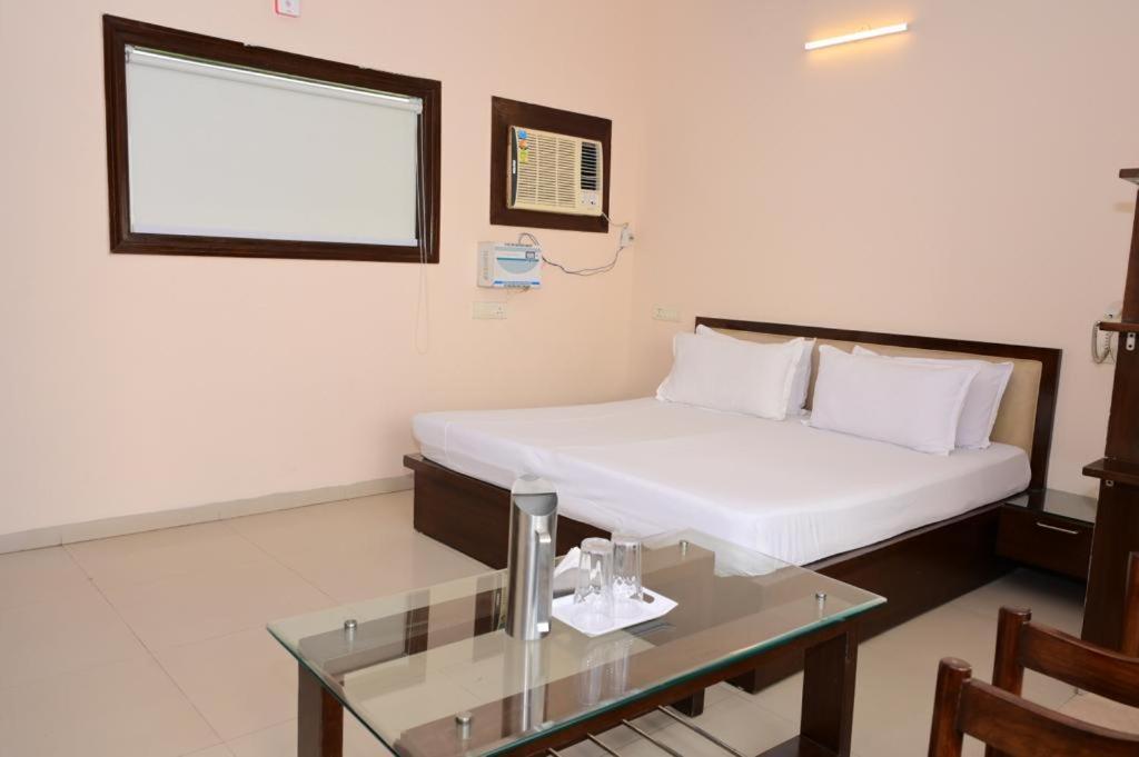Maharani Regency Hotel Panchkula Luaran gambar